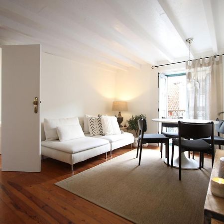 Chic Urban Retreat At Downtown With Balcony & Views Apartman Lisboa Kültér fotó