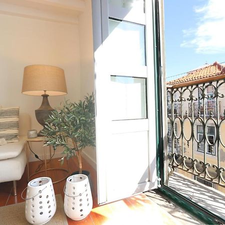 Chic Urban Retreat At Downtown With Balcony & Views Apartman Lisboa Kültér fotó
