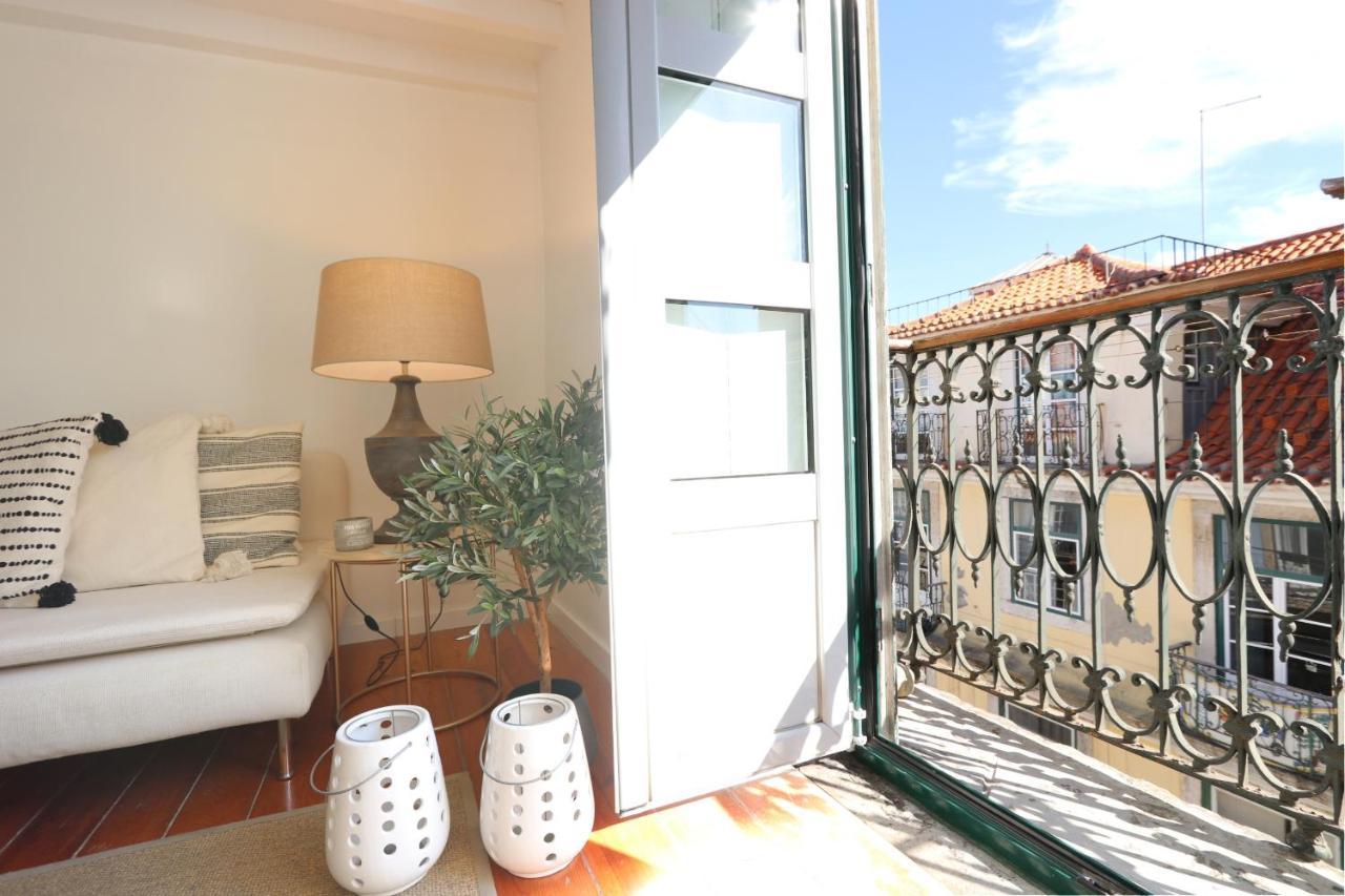 Chic Urban Retreat At Downtown With Balcony & Views Apartman Lisboa Kültér fotó