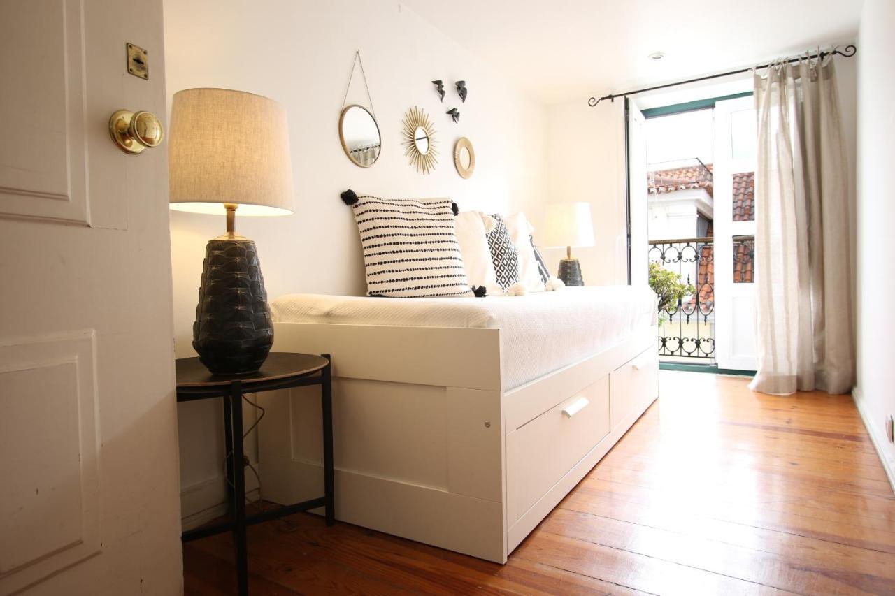 Chic Urban Retreat At Downtown With Balcony & Views Apartman Lisboa Kültér fotó