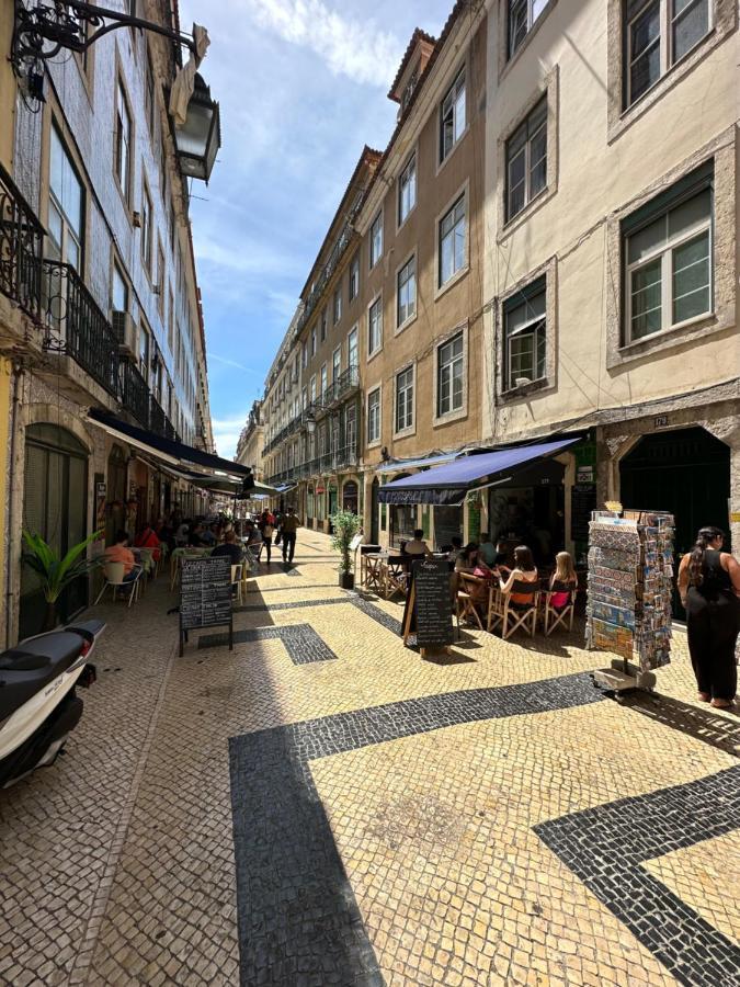 Chic Urban Retreat At Downtown With Balcony & Views Apartman Lisboa Kültér fotó