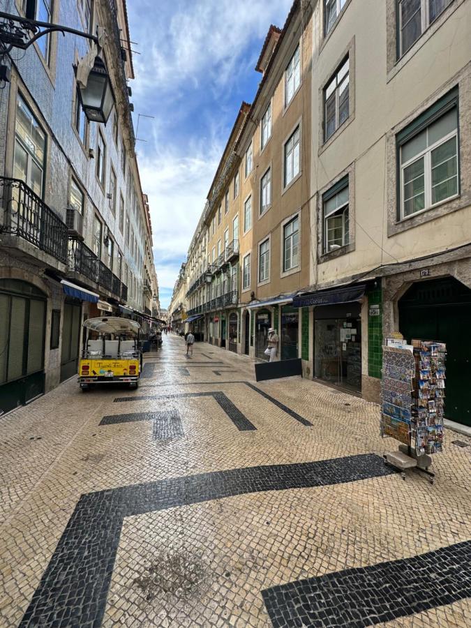 Chic Urban Retreat At Downtown With Balcony & Views Apartman Lisboa Kültér fotó