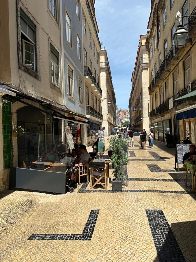 Chic Urban Retreat At Downtown With Balcony & Views Apartman Lisboa Kültér fotó
